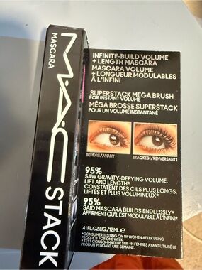 MAC Cosmetics Stack Infinite-Build Volume + Length Mascara - Black